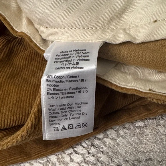 J. Crew Men's Broken-in Straight pant in stretch corduroy in vintage golden rod - Picture 5 of 8